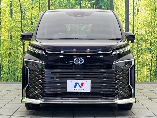 VOXY HYBRID