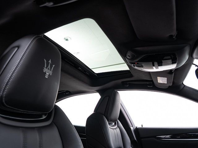 MASERATI GHIBLI Sedan