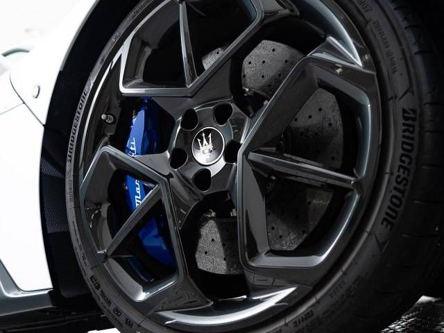 MASERATI MC20