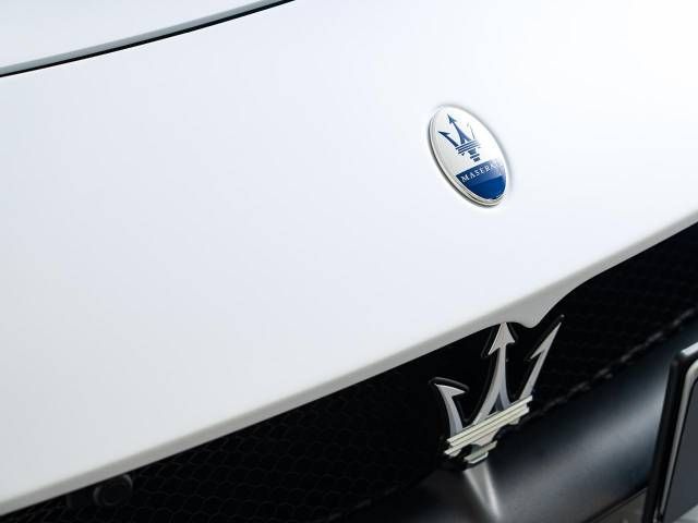 MASERATI MC20
