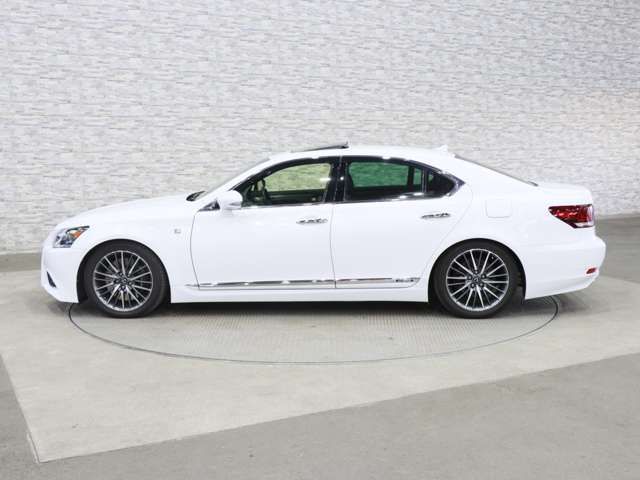 LEXUS LS600h