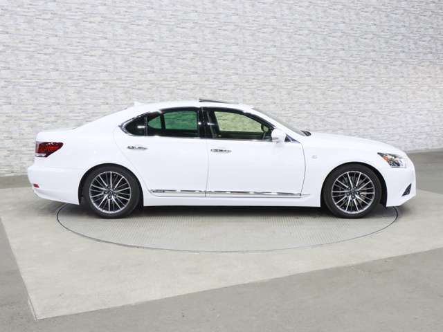 LEXUS LS600h