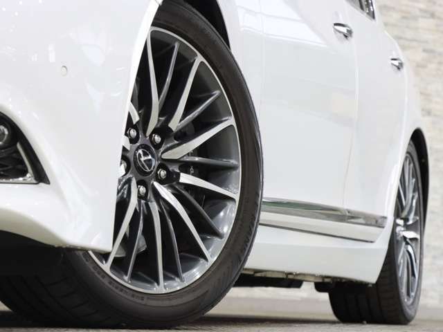 LEXUS LS600h