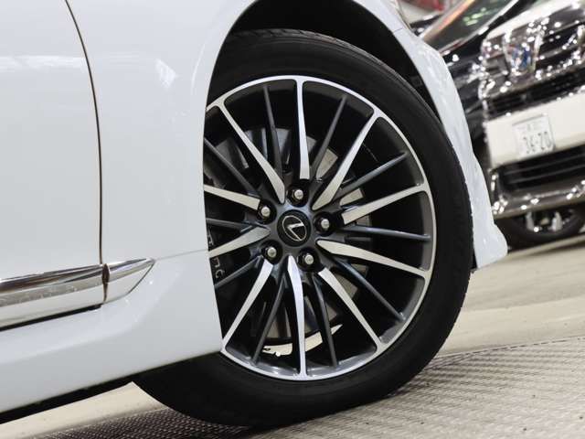 LEXUS LS600h