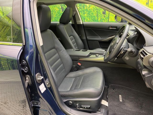 LEXUS IS300h