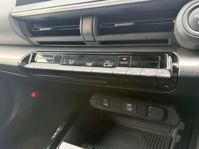 PRIUS 4WD