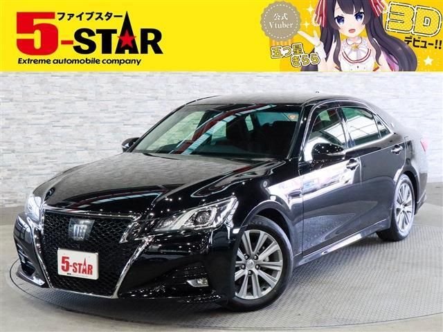 CROWN sedan hybrid