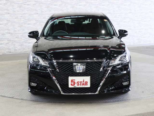 CROWN sedan hybrid