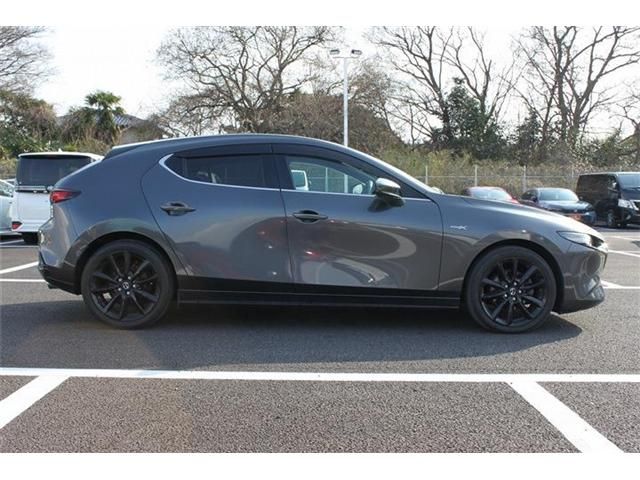 MAZDA3 FASTBACK