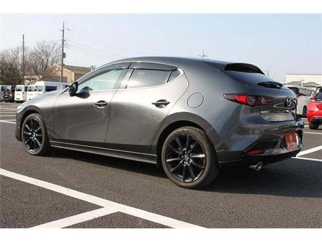 MAZDA3 FASTBACK