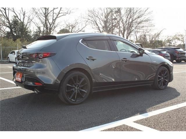 MAZDA3 FASTBACK