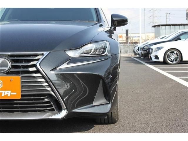 LEXUS IS200t