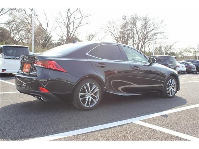 LEXUS IS200t