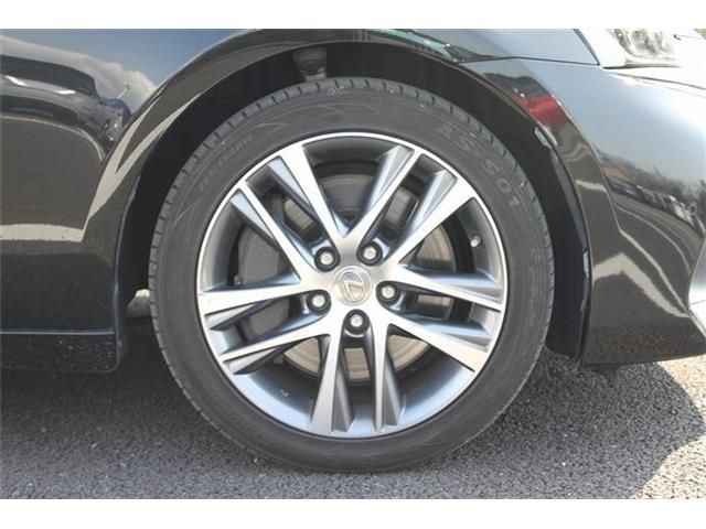 LEXUS IS200t