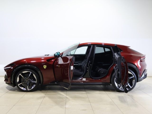 FERRARI Purosangue