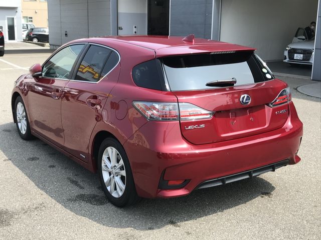 LEXUS CT200h