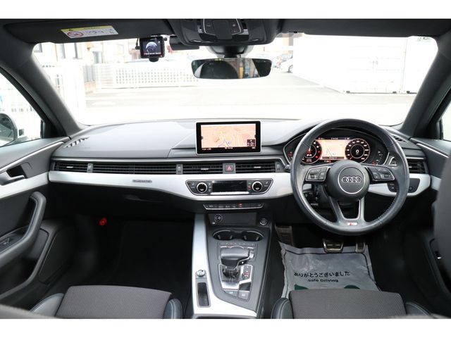 AUDI A4 AVANT