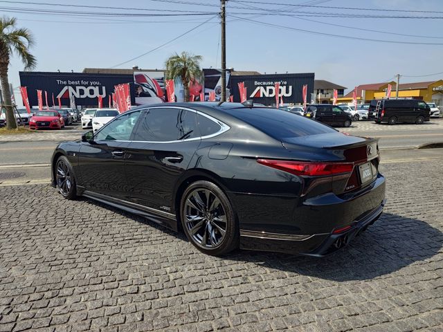 LEXUS LS500h 4WD