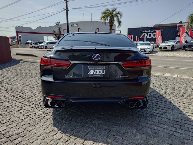 LEXUS LS500h 4WD