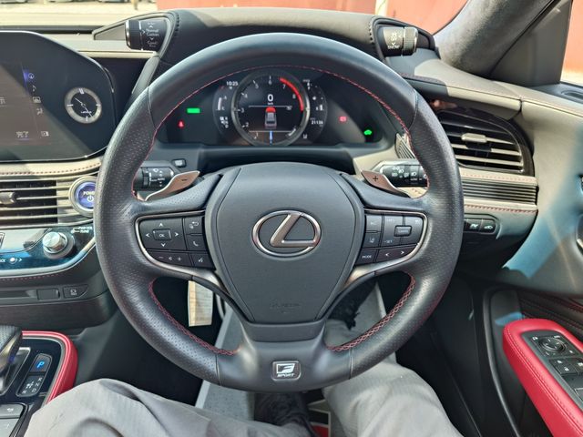 LEXUS LS500h 4WD