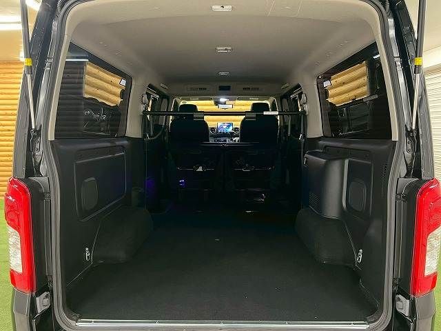 CARAVAN van 2WD