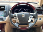 CROWN sedan