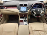 CROWN sedan