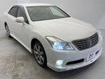 CROWN sedan