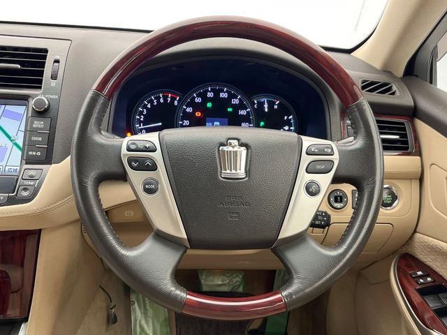 CROWN sedan