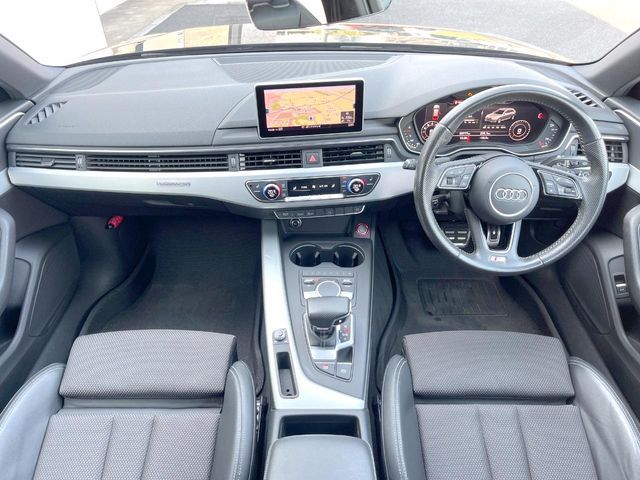 AUDI A4 AVANT