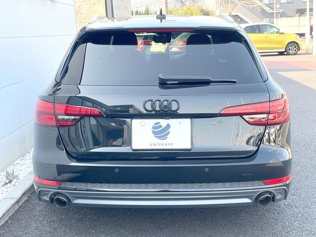 AUDI A4 AVANT