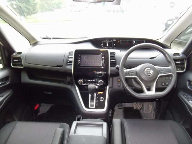 SERENA  S-HYBRID 4WD