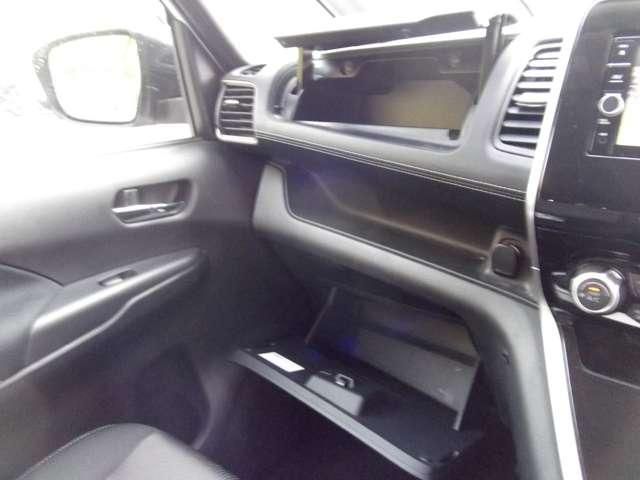 SERENA  S-HYBRID 4WD