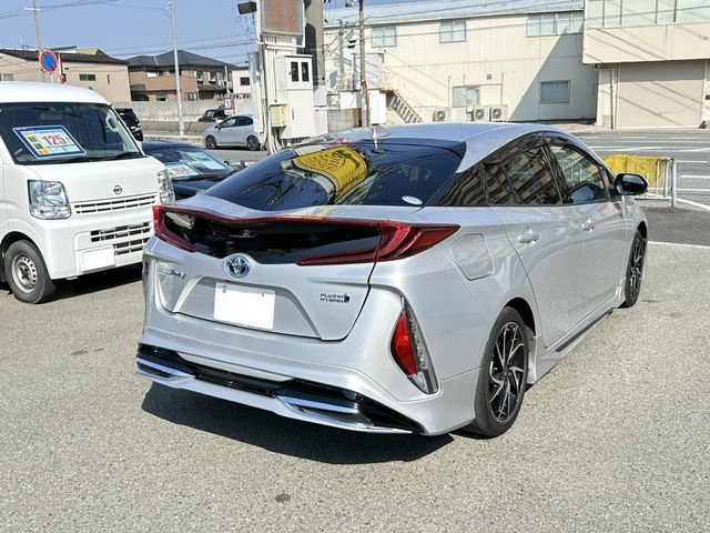 PRIUS PHV