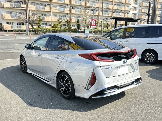 PRIUS PHV