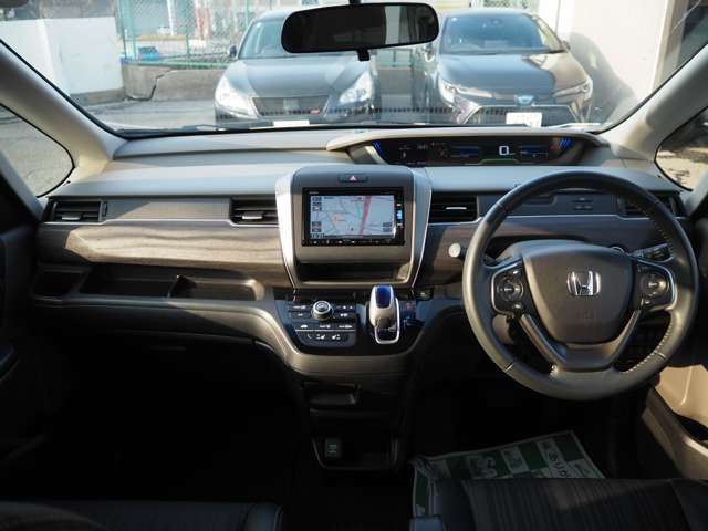 FREED HYBRID 4WD