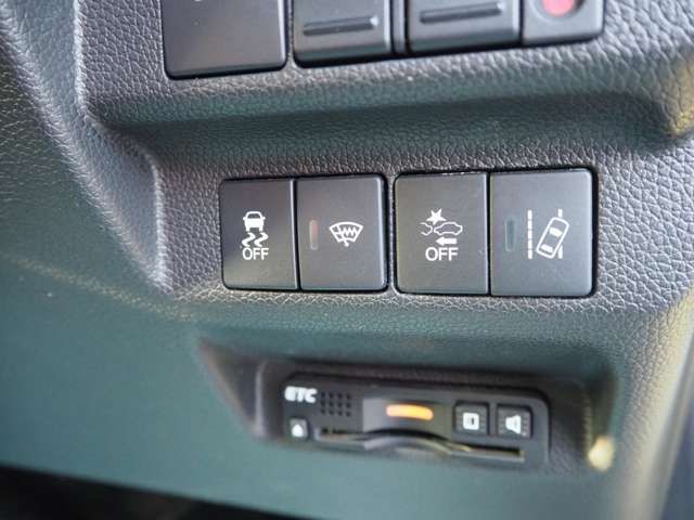 FREED HYBRID 4WD