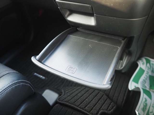 FREED HYBRID 4WD