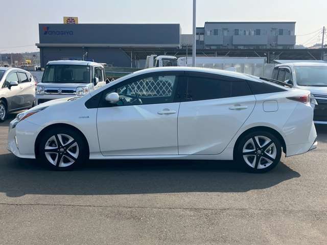 PRIUS 4WD
