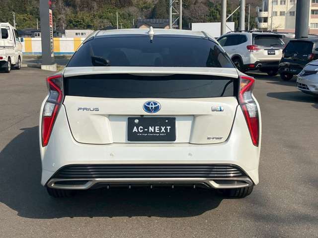 PRIUS 4WD