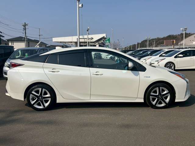 PRIUS 4WD