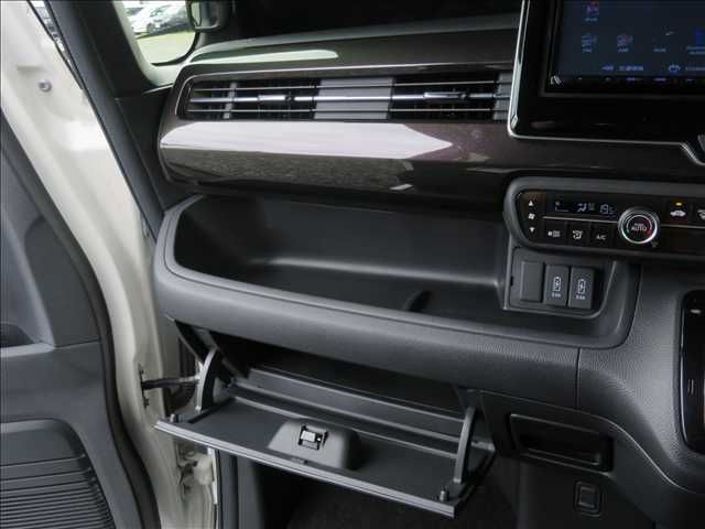 N-BOX CUSTOM
