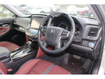CROWN sedan hybrid