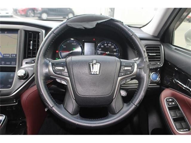 CROWN sedan hybrid