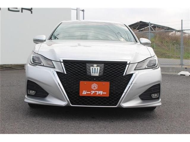 CROWN sedan hybrid