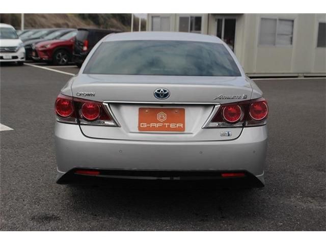 CROWN sedan hybrid