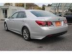 CROWN sedan hybrid