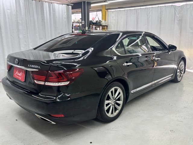 LEXUS LS600hL