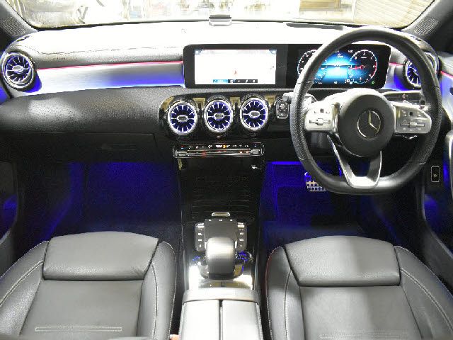 MERCEDES BENZ CLA Shooting Brake