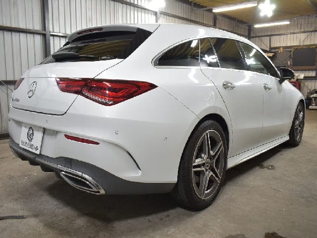MERCEDES BENZ CLA Shooting Brake